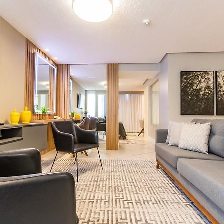 Delupo Hotel - Livin Studios クリシウマ エクステリア 写真