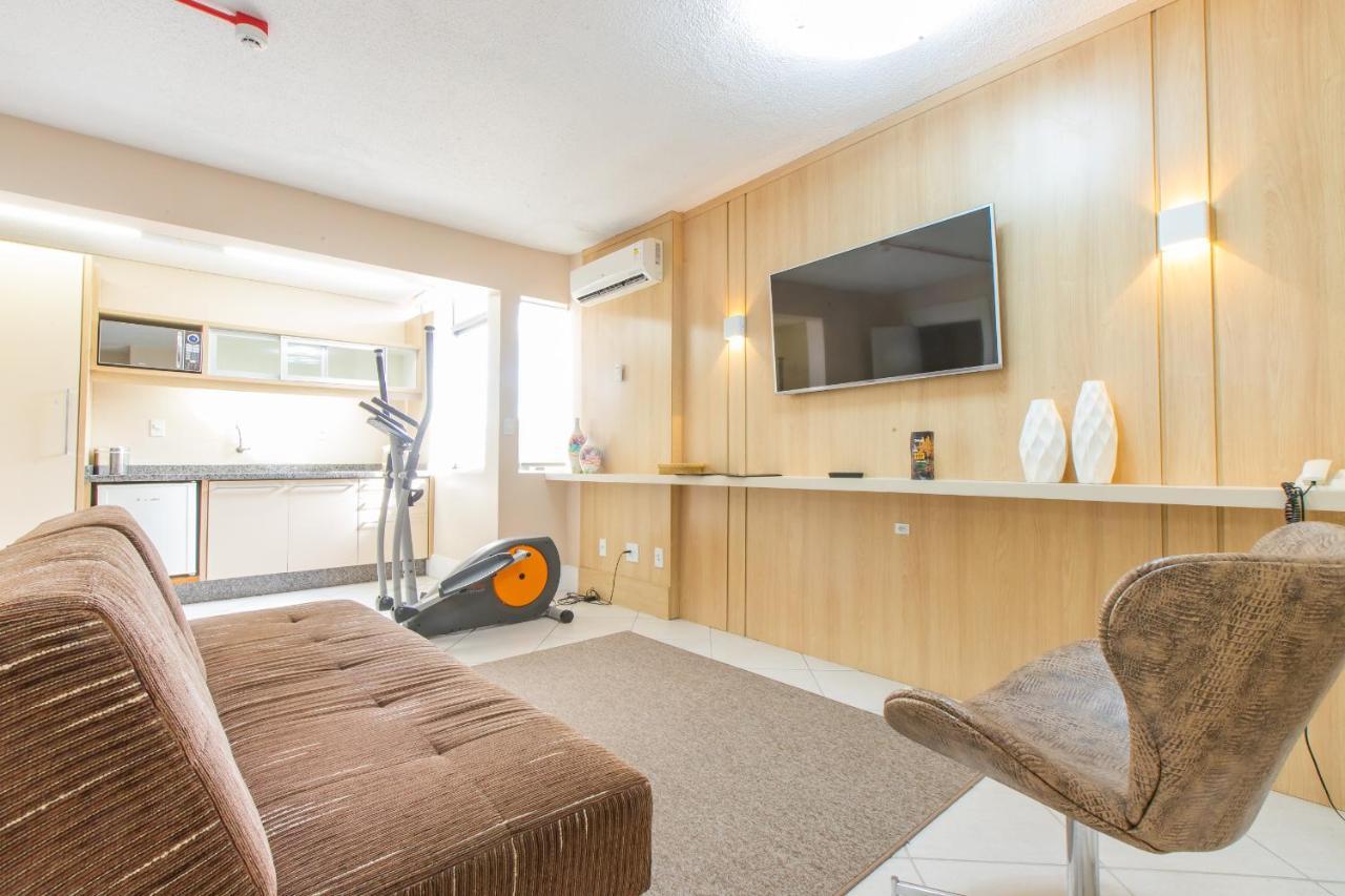 Delupo Hotel - Livin Studios クリシウマ エクステリア 写真