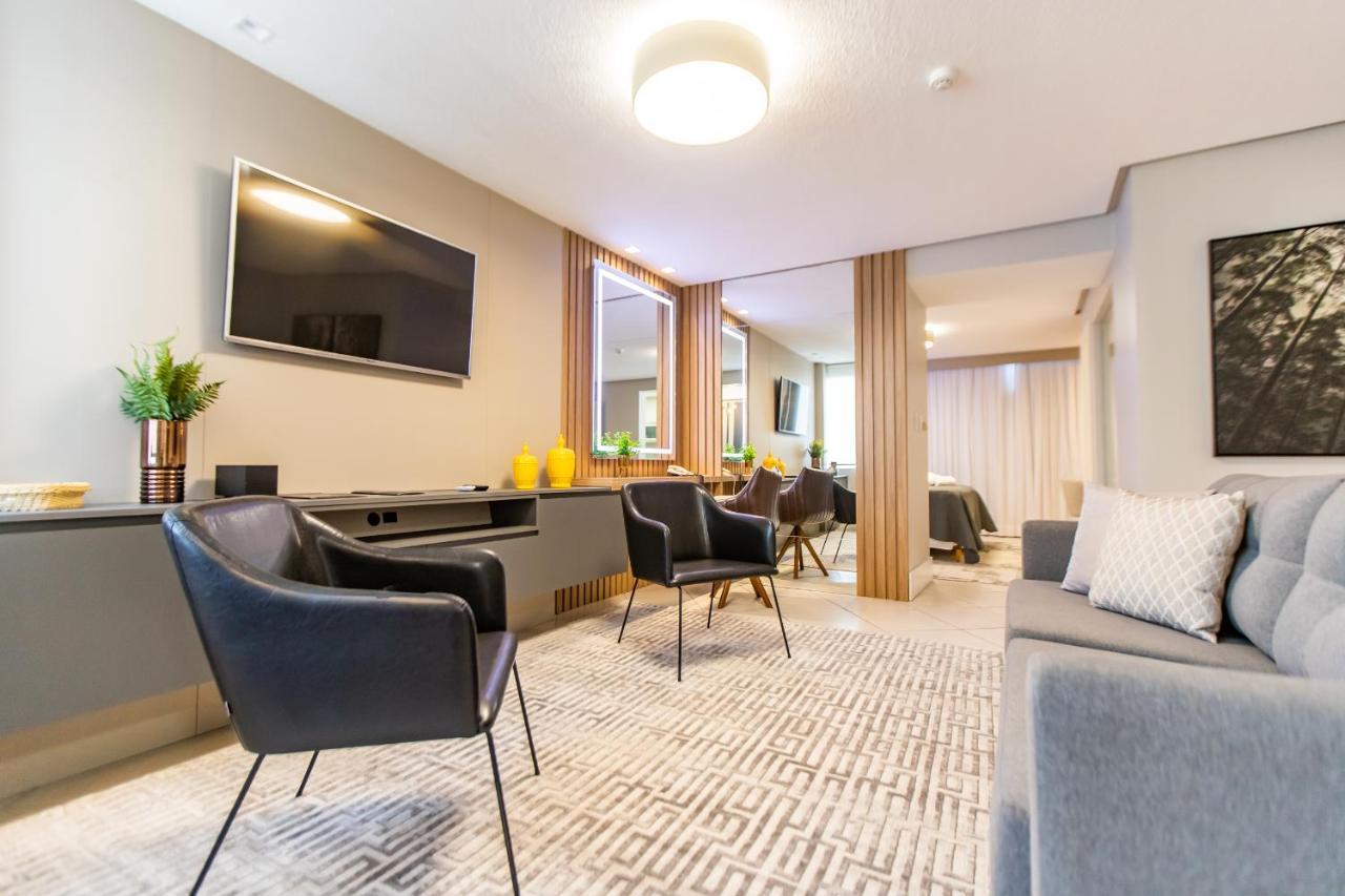 Delupo Hotel - Livin Studios クリシウマ エクステリア 写真