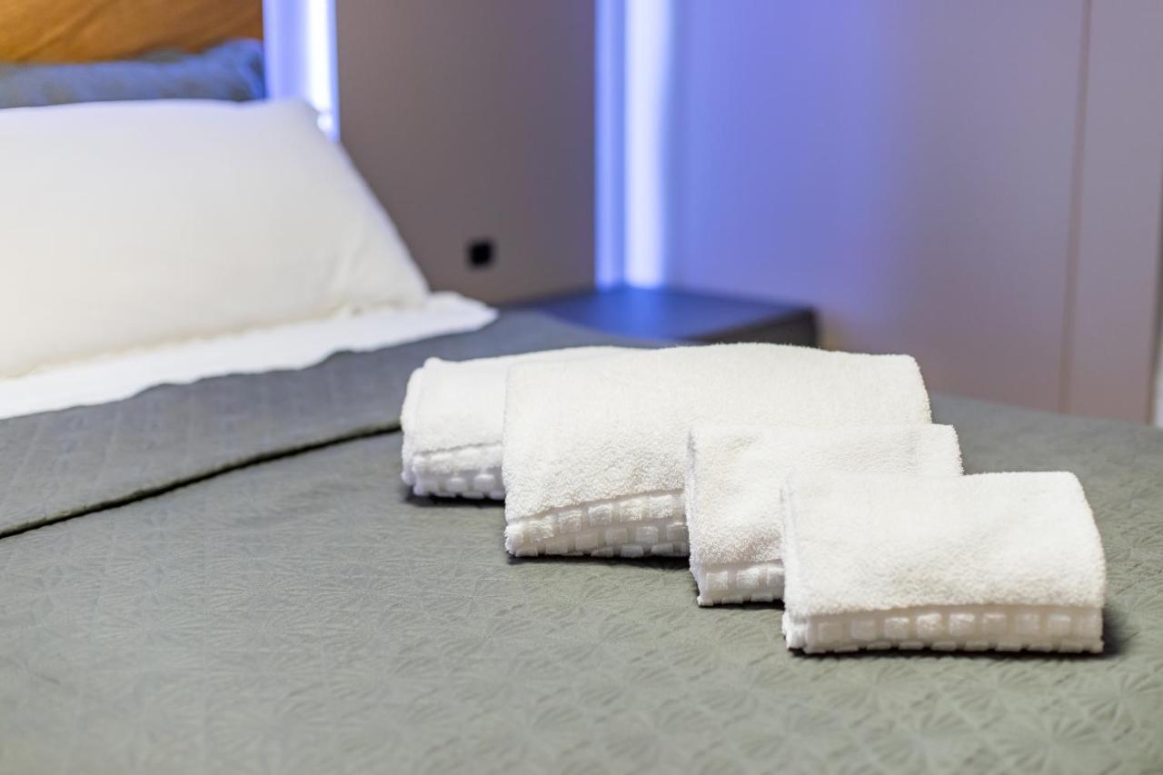 Delupo Hotel - Livin Studios クリシウマ エクステリア 写真